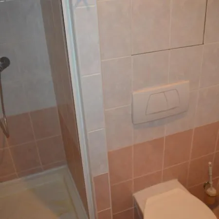 Postar Otel 3*
